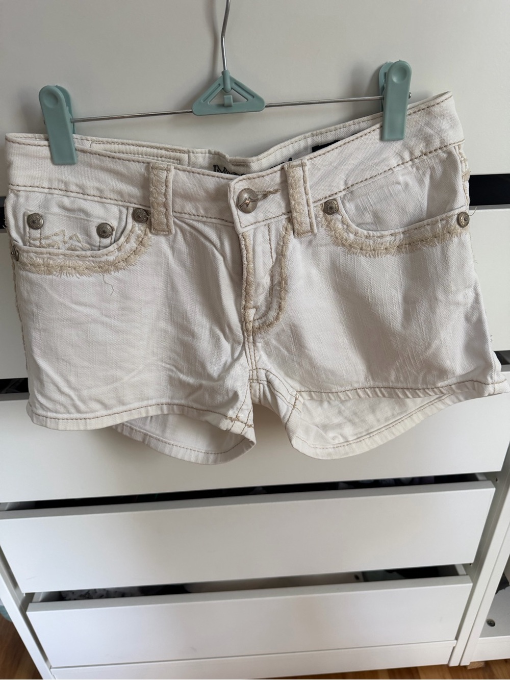 Miss Me Women’s White Denim Shorts